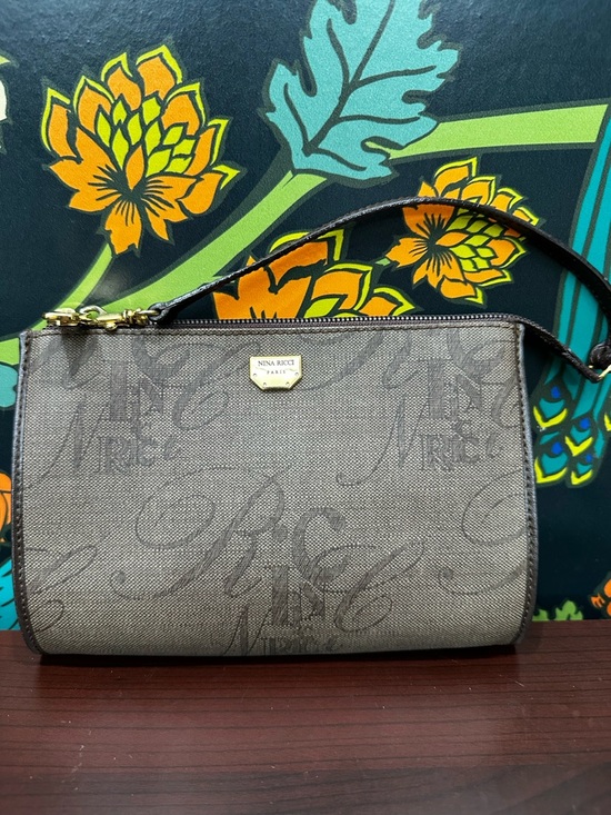 Wristlets / wallets / pouches / winners choice - Picture 5 of 7